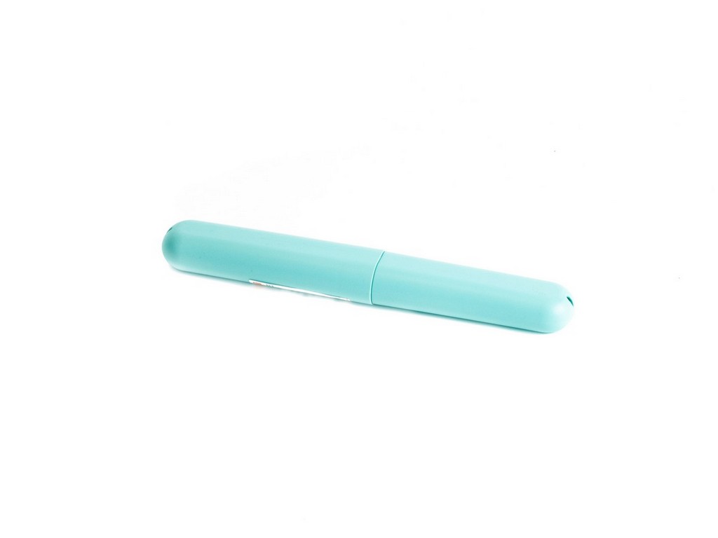 Футляр для зубной щетки пластмассовый светло-голубой 19,5*2,8*2,1 см (арт. 433217031) Арт.103855