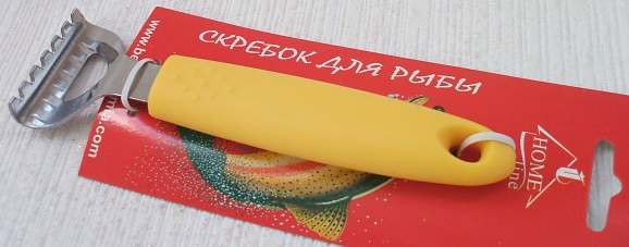 Скребок для очистки рыбы металлический с пластмассовой ручкой 16 см  Арт. 49814