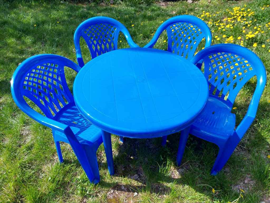 Комплект пластиковой мебели: стол пластиковый круглый и стул пластиковый 4 шт (синий)