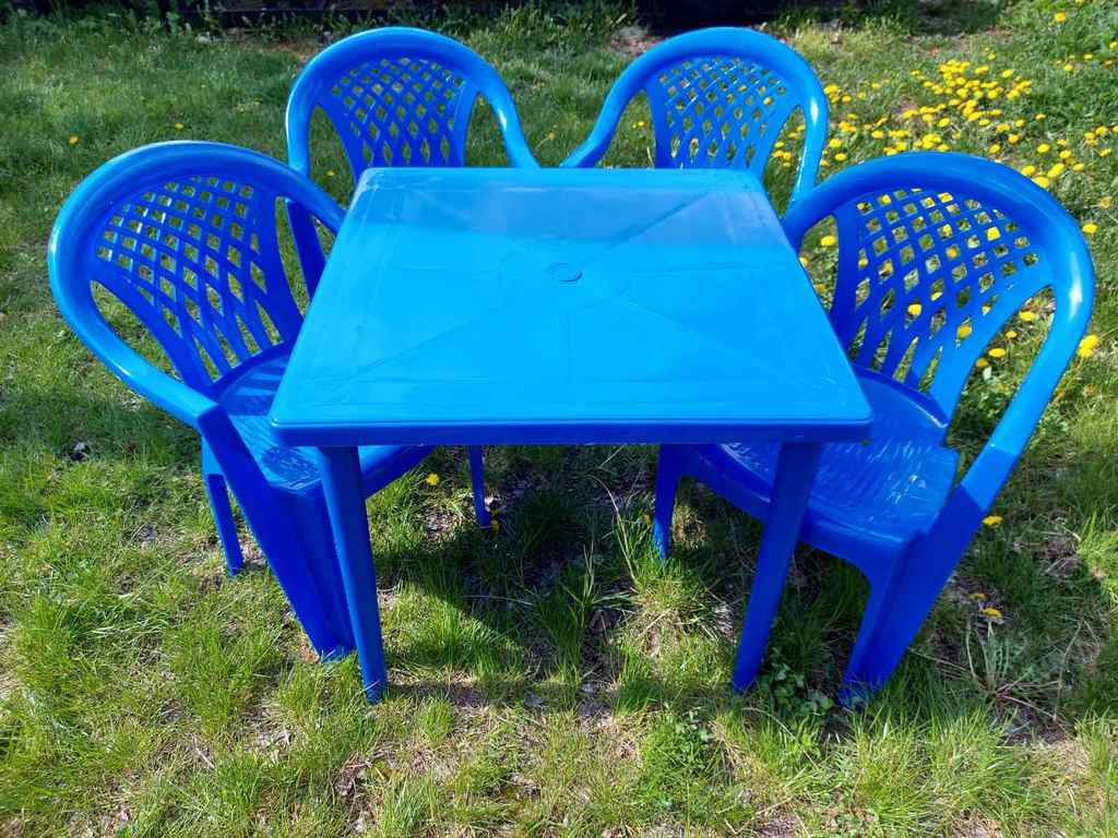 Комплект пластиковой мебели: стол пластиковый квадратный и стул пластиковый 4 шт (синий)